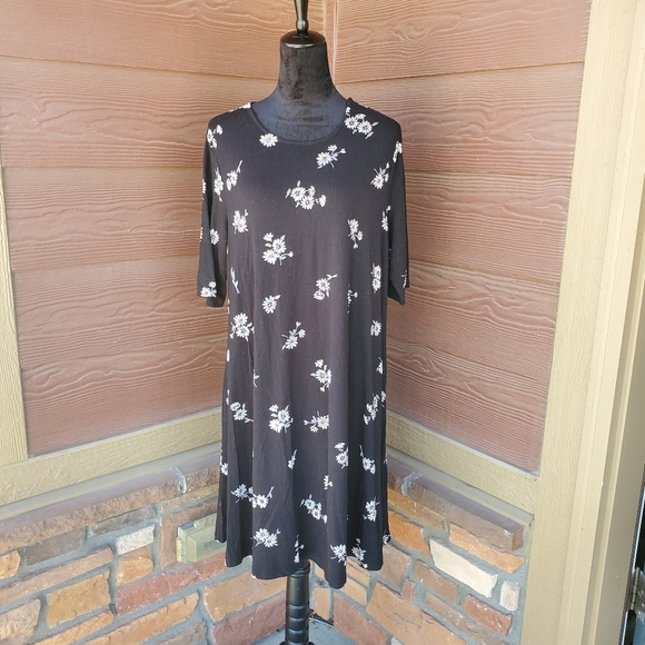 Old Navy Women's Black Floral Swing Dress Size XL NWOT - Picture 13 of 14